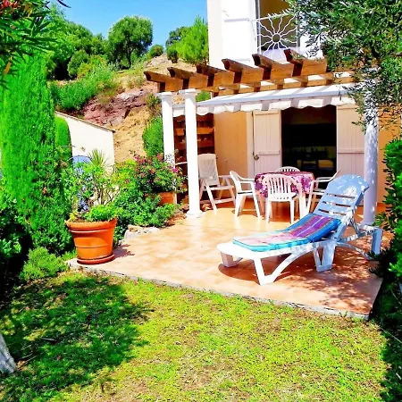 Hameau Pr8 펜션 Saint-Raphaël
